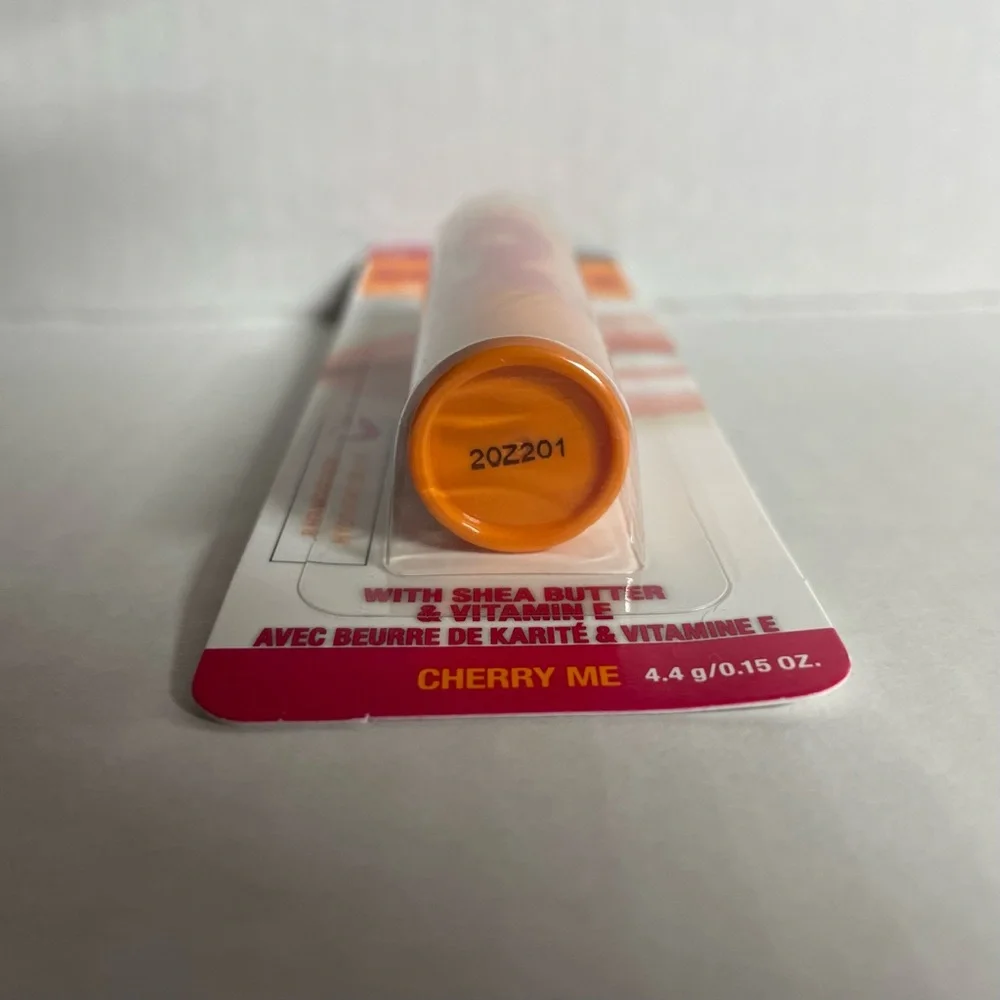 ♦️$3♦️ Maybelline Cherry Me Baby Lips moisturizing lip balm